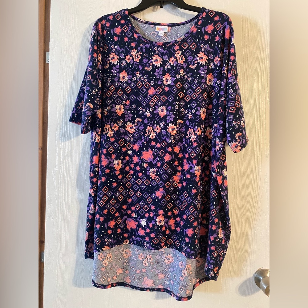 LuLaRoe Irma Tunic shirt